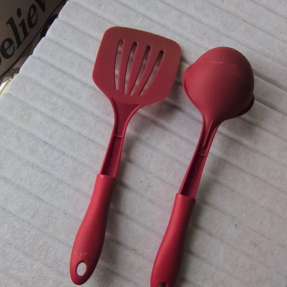 Red Plastic Slotted Turner & Cooking Spoon Set, Kitchen Utensils,‎ 2-Piece